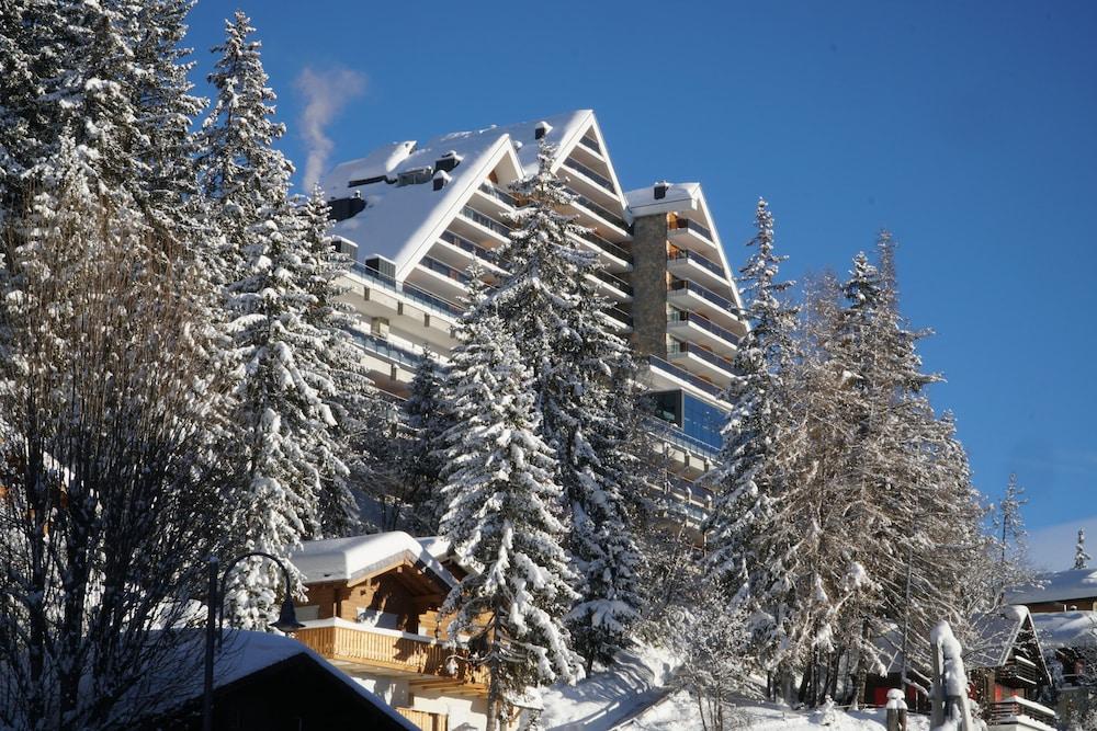 Crans Ambassador Hotel Exterior photo